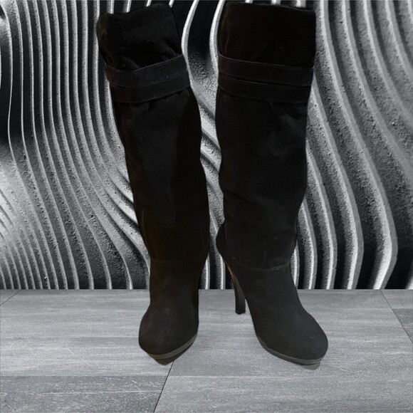 Woman's Size 7 Leather Boot - Picture 1 of 5
